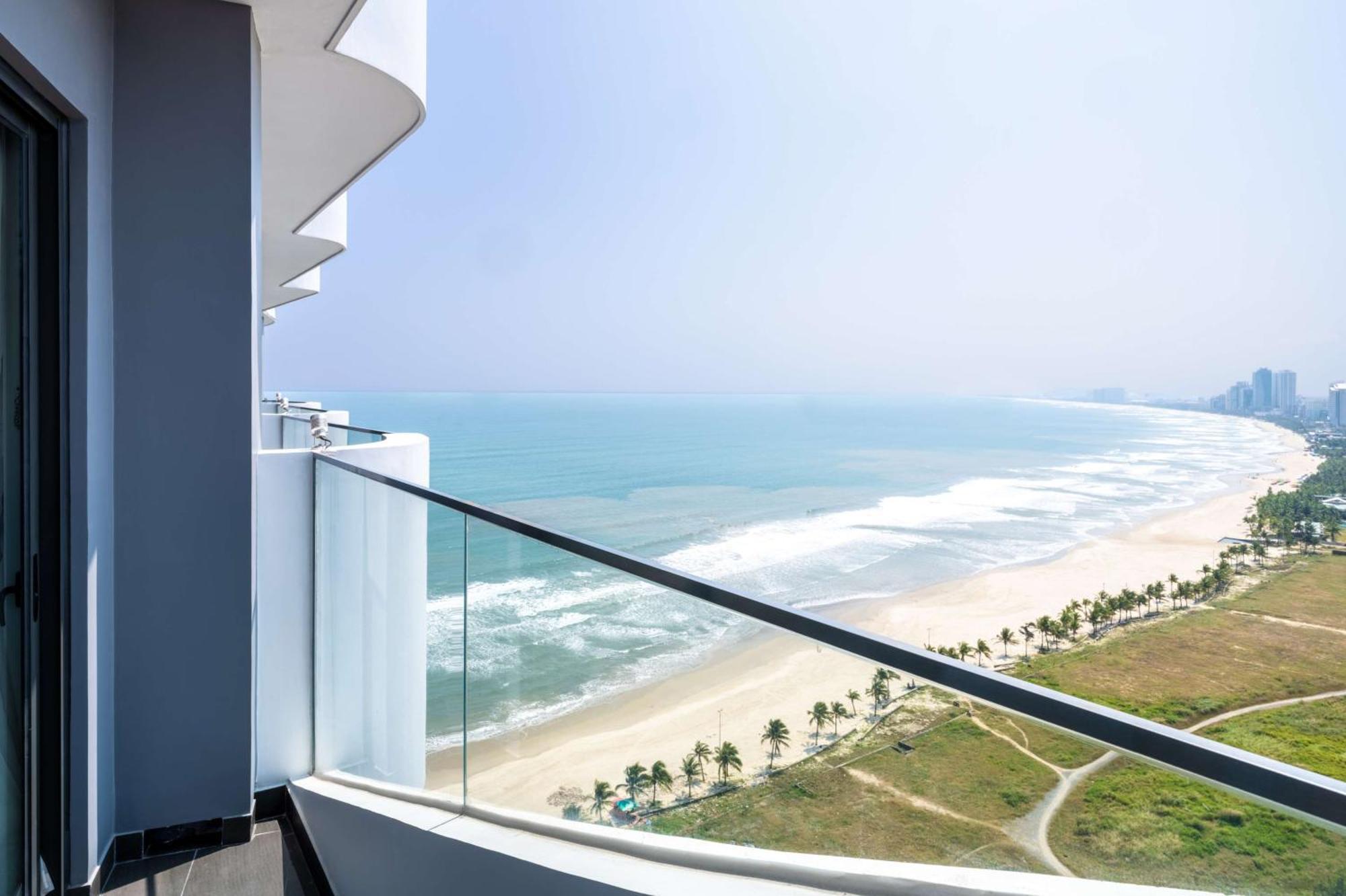 Hilton Garden Inn Дананг Екстер'єр фото